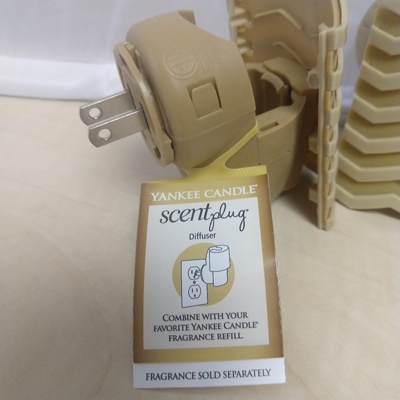 Yankee Candle 2 Tonal Chevron Scent Plug Base - Picture 2 of 8